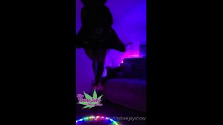 TheBeeJayShow () Thebeejayshow - after a fun magic mushroom filled date day with bae creativity struck i created my 01-04-2021-1