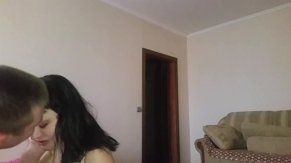 Russkaia Machekha V Kostiume Snegurochki Podarila Seks Svoemu Igrivomu Pasynku 1080p