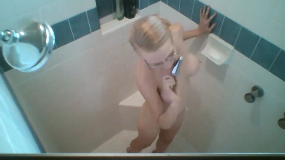 {rachel Greyhound - Throwback Shower Time With Greyhound (mp4,