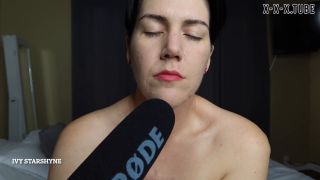  IvyStarshyne  Manyvids Ivystarshyne Burping Into The Mic-7