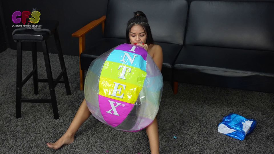 Custom Fetish - Tenekka Inflates Beachball and Whale - Fetish