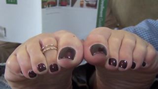 Mature feet worship and cum. MILF!-1