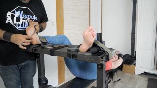 FrenchTickling – FT Tickler Has Finally The Last Word On The Submissive Annys Tickling-0
