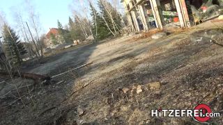 Arteya - Arteya kneels down to suck his dick in a lost place! - Hitzefrei (FullHD 2021)-3