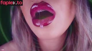 [GetFreeDays.com] Miss Amelia - Mesmerizing Lips Worship Porn Stream May 2023-7