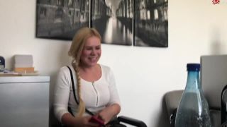 devil-sophie - In der Mittagspause bei ihm im Buero gefickt - Ob seine Kollegen was , nice amateur on amateur porn -1