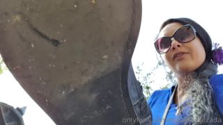 Ezada Sinn - ezada EzadaLick My boots clean - 22-04-2019 - Onlyfans-2