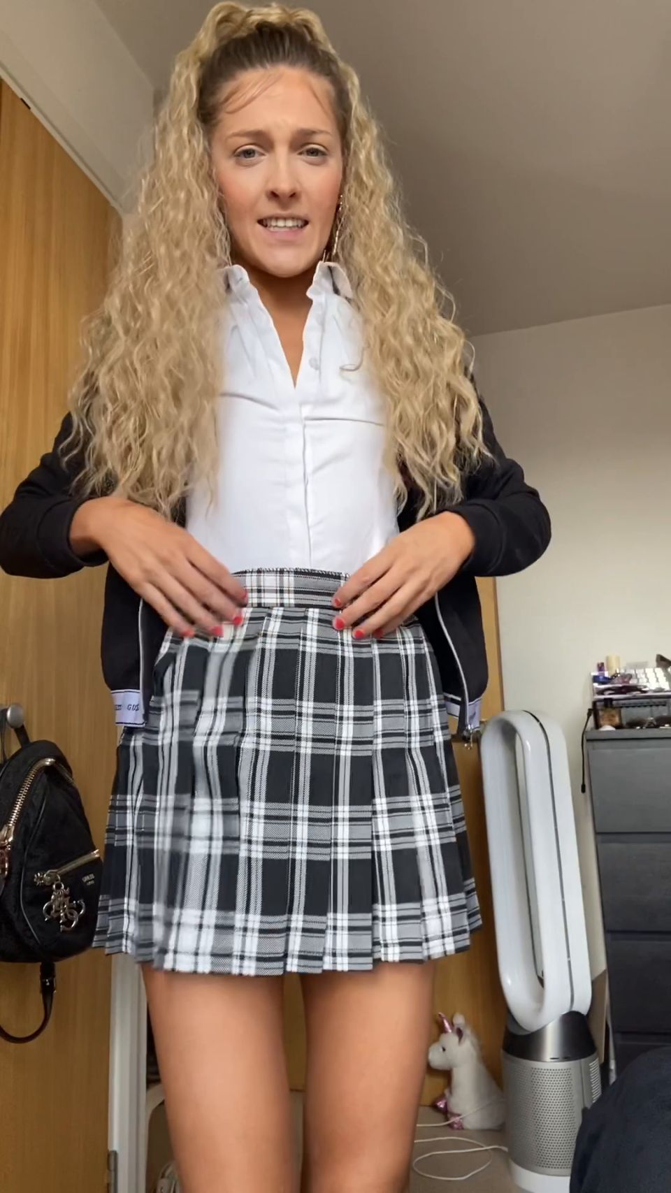 RhiannonRyder1995 - Showing of my new knickers for daddy