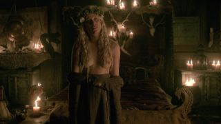 Ida Nielsen, Josefin Asplund – Vikings s04e18 (2017) HD 1080p!!!-1