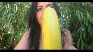 MILF Porn I Love Big Bananas, They Fill My Mouth.-4