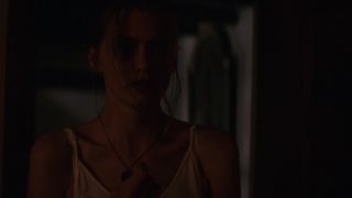 Abbey Lee, Riley Keough - Welcome The Stranger (2018) HD 1080p!!!-9