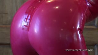 latex-girl.02929-2