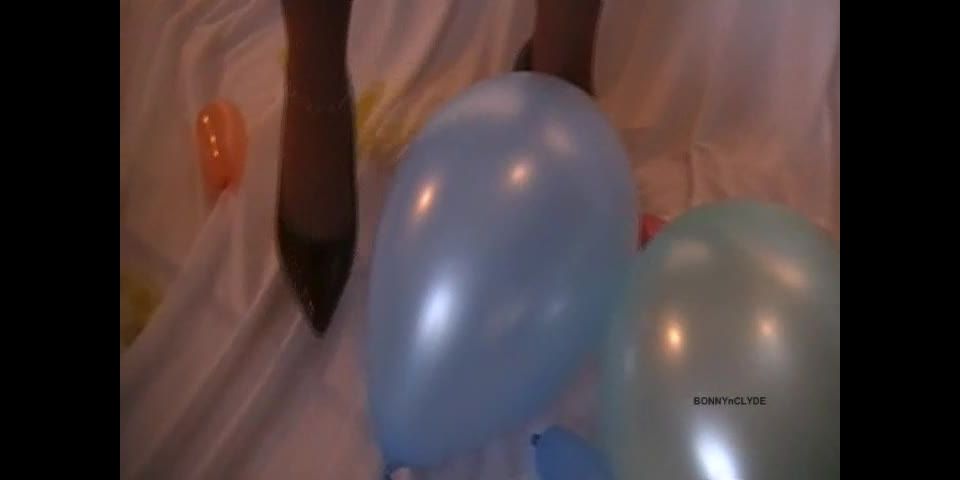 [SiteRip] BonnynClyde balloons1