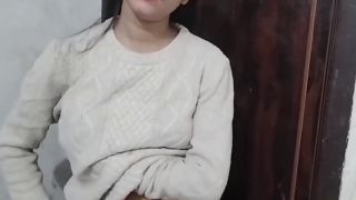 Hd Videos Desi aunty ko saman dene ke bahane pel-3