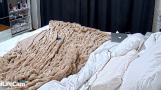 Reallifecam - Leora Have Hot Orgasms By Fucking Pussy With A Dildo On Bed 27.07.2024 480P - Voyeur-4