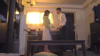 ROYD-218 毎日泊まりに来る彼氏持ちの同僚から無自覚に誘惑され、勇気を出せず生殺し状態になった僕 森沢かな-6