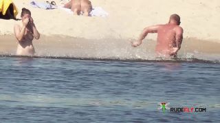 Nikki Hunter Nude  Plage-4