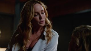 Caity Lotz - DC&#039;s Legends of Tomorrow (2018) s04e06 HD 1080p!!!-5