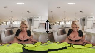 Naughty America VR - Charli Phoenix makes a call for a maintenance guy to come over and take care of her plumbing - JAV-3