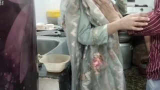 Amateur Porn Little step sister ko bathroom me pakad ke jabar dasti pela-2