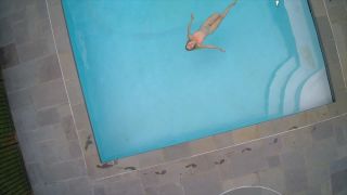 free video 13 Beautiful Girls and Model Naked in the Public - hidden camera - webcam -9
