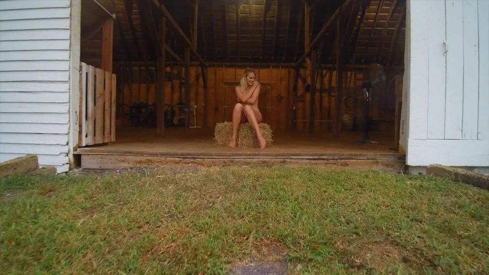 free video 13 Beautiful Girls and Model Naked in the Public - hidden camera - webcam 