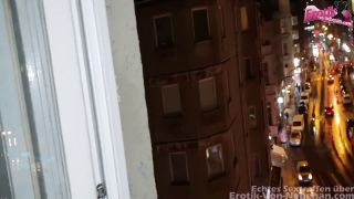 Rothaarige Mit Dickem Arsch Gefickt Von Hinten Am Fenster In Berlin.-8