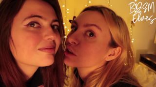 Kissing lesbians asmr close up and tong sucking(porn)-1