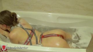 Wendy WarriorBath in my chastity belt, bra and collar (old video)-0