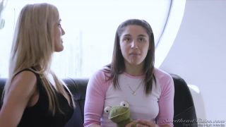 online adult video 41  - old vs young - old/young-7