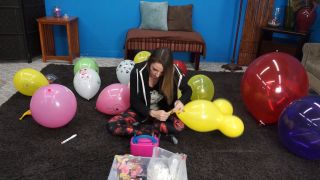 Custom Fetish - Madison Inflates Printed Balloons Live - Fetish-3