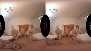 Hot birthday present – Lola Myluv 5K on virtual reality -5