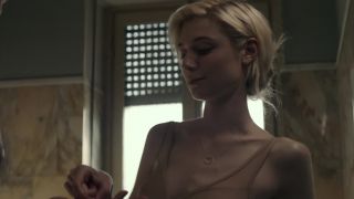 Elizabeth Debicki in The Burnt Orange Heresy 2019 WEB-DL-3