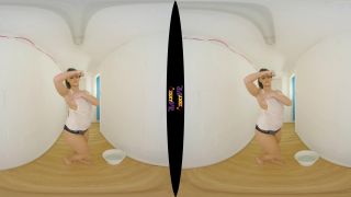 Amelia'S Big Wet TShirt Boobs In Virtual Reality 3D-3