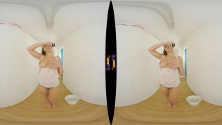 Amelia'S Big Wet TShirt Boobs In Virtual Reality 3D-5