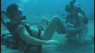 SexUnderwater e0084 Open Water Checkout Dive (mp4)-2