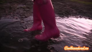 M@nyV1ds - whores_are_us - Muddy wellies at dusk-3