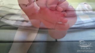 online clip 38 doingthemostest 01-05-2020 Why are you so fucking small on feet porn transexual foot fetish-6