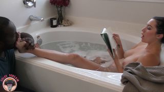 Soles Scream Experience - Paisleys Bath Time Ritual -  (FullHD 2024) New Porn-2