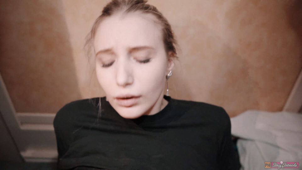 Travel Girl Seduce Stranger Guy On The Train And Let Him Fuck Her And C