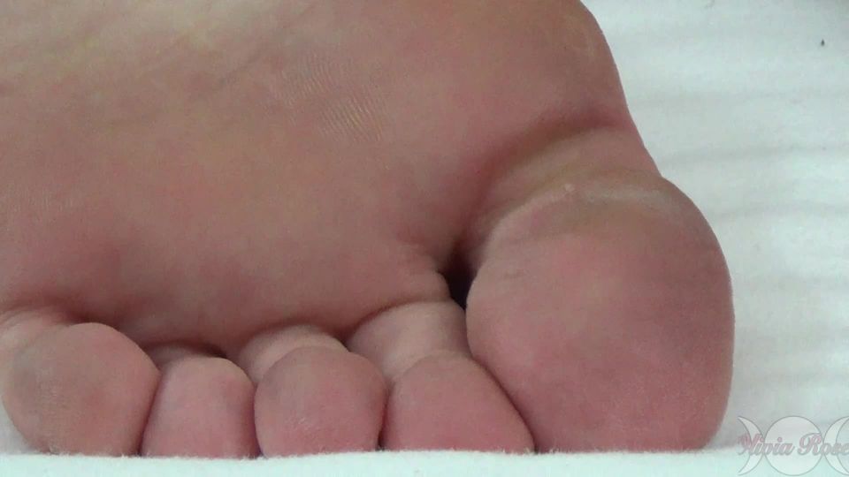online xxx video 12 Ignored To Worship, taylor raz foot fetish on feet porn 