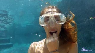 SexUnderwater e1247 Cadence Scuba Training (mp4)-9