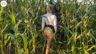 My Dirty Hobby: Hanna Secret - ANONYMES HALLOWEENDATE IM MAISFELD - Amateur-9