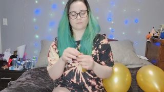 M@nyV1ds - CaityFoxx - Ballon Fetish - Blowing and Nude Rubbing-2