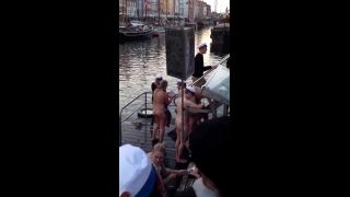 Homemade_-_Nude_Students_Girls_Hopper_In_Nyhavn_Copenhagen_08-08-2013_Telephone_camera_-8