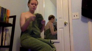 Pearl Sinclair Pearl Sinclair Caught-Spying-on-Sis-in-the-Shower-10-1-2018-0