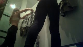 girls in the fitting room 22 -0