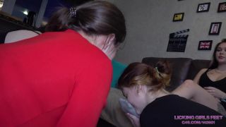 NICOLE - Everybody wants to worship Nicole's feet - Foot ...-1