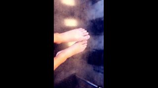 emilywillisxxx  Do you want my feetsies and toes all over your cock - feet - feet porn -8