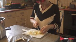 [GetFreeDays.com] My wife in the kitchen and alone at home Porn Video February 2023-3